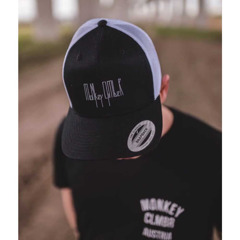 Monkey Climber Šiltovka CPTL Trucker Cap I Black & White